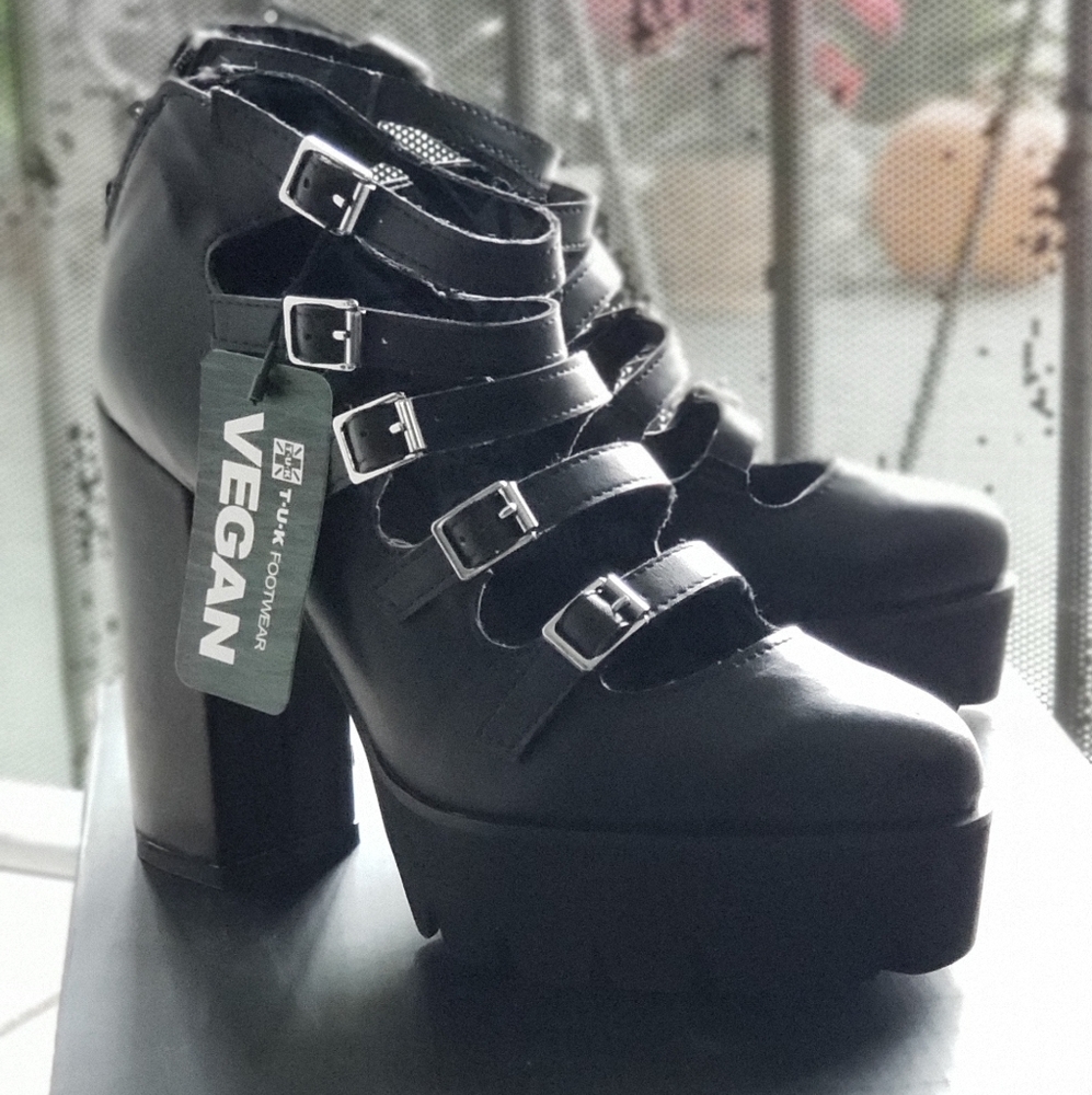 TUK 5Strap Point Platform Heel - Picture 3 of 4